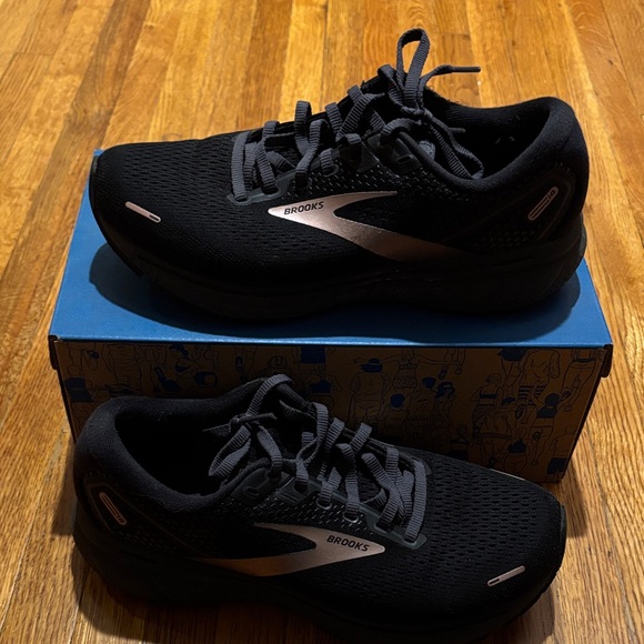 Brooks Shoes - Brooks Adrenaline GTS 23 Black Womens US 9 WD